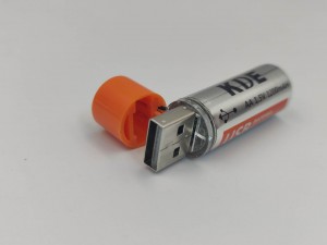 Επαναφορτιζόμενες μπαταρίες AA με USB