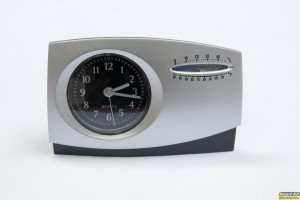 Αναλογικό ρολόι με ξυπνητήρι και θερμόμετρο