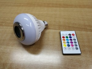 Smart LED Lamp: Έξυπνη λάμπα με ενσωματωμένο ηχείο, Bluetooth και τηλεχειριστήριο